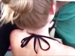 Թխահեր դեռահաս GF Mia Kiss ստանում սիրով Licked եւ Dicked