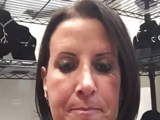 թմբլիկ սիրողական լափող իր տղամարդուն և ընկերոջը_480p