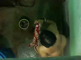 Busty Mature Blonde Kiki Daire Spreads Իր Ոտքերը Լայնածավալ մի հին աքաղաղի համար