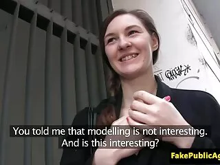 Ուղիղ եթերում բռնեցի ընկերուհուս ՝ ձիավարություն վարելով Դիլդոյի վրա