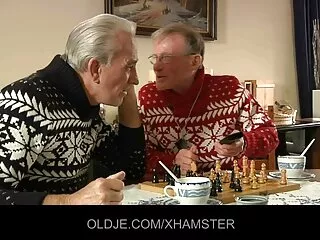 Կուրտիզանը լքեց իսկական ընկերուհու պես