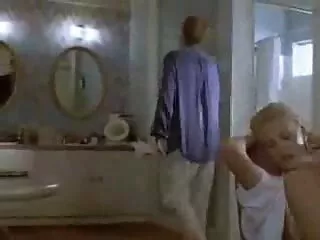 Cum Pig Cameron Kincade- ը ծծում է երկու տղայի